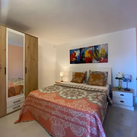 Maison Au Calme 2 Homestay *